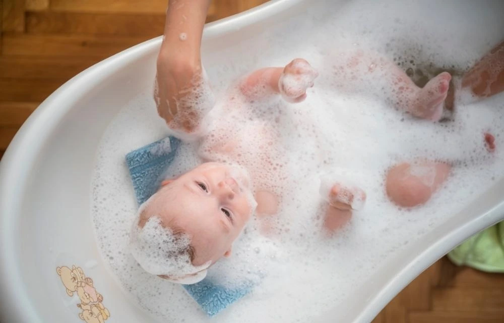 Clean Rinse Baby Bath Support
